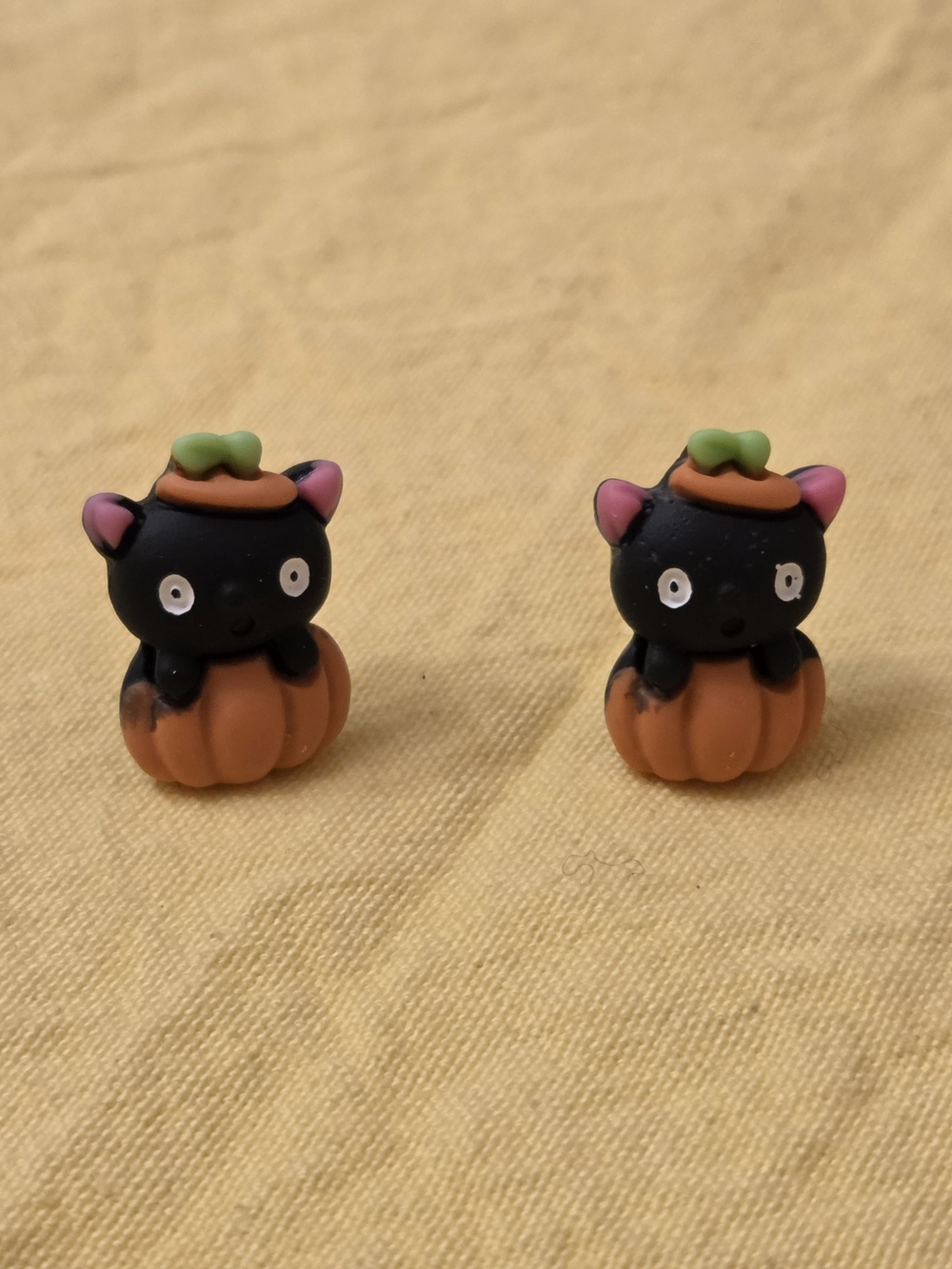 Cute Halloween Black Cat in Pumpkin Stud Earrings- NWT